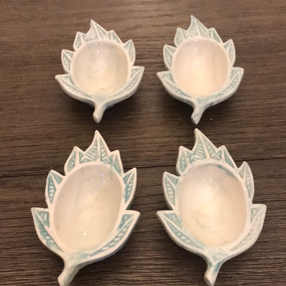 Individual deviled egg cup set of 4 vintage ceramic leaf design EUC unique